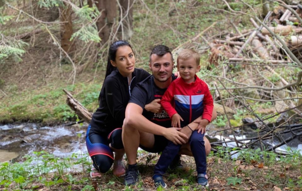 Джена и семейството й се любуват на Витоша планина