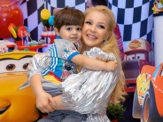 Деси Слава отпразнува втори рожден ден на малкия си син
